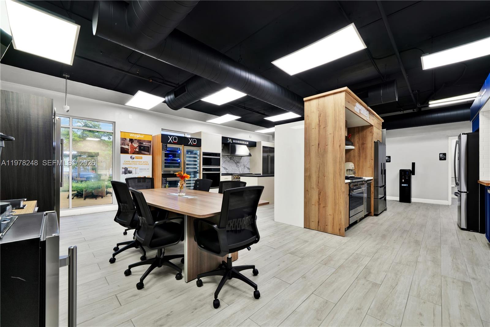 23  /   sq. ft. $ 2026-03-06 0 Photo