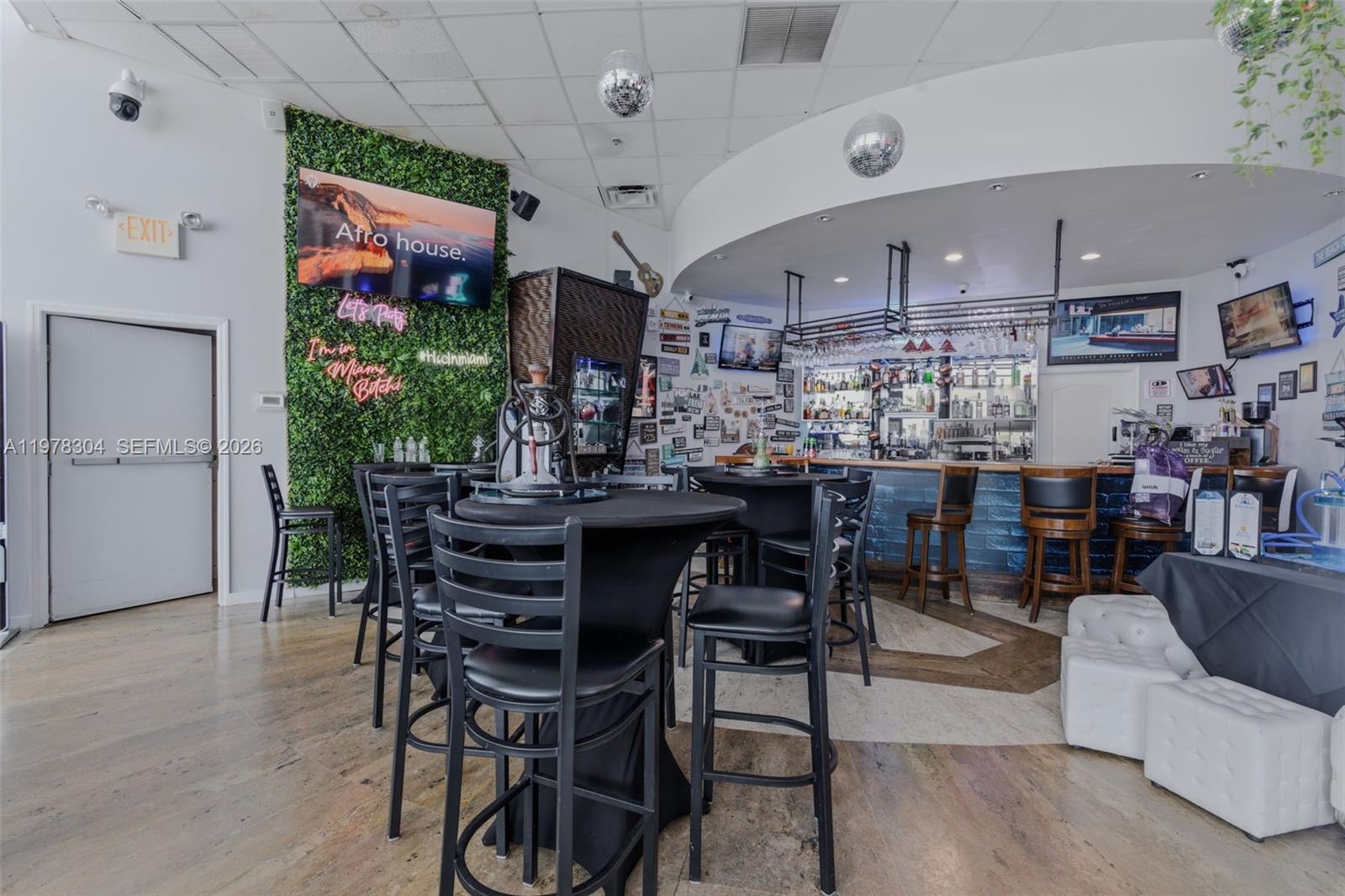 L6 & CU2A  /   sq. ft. $ 2026-03-06 0 foto