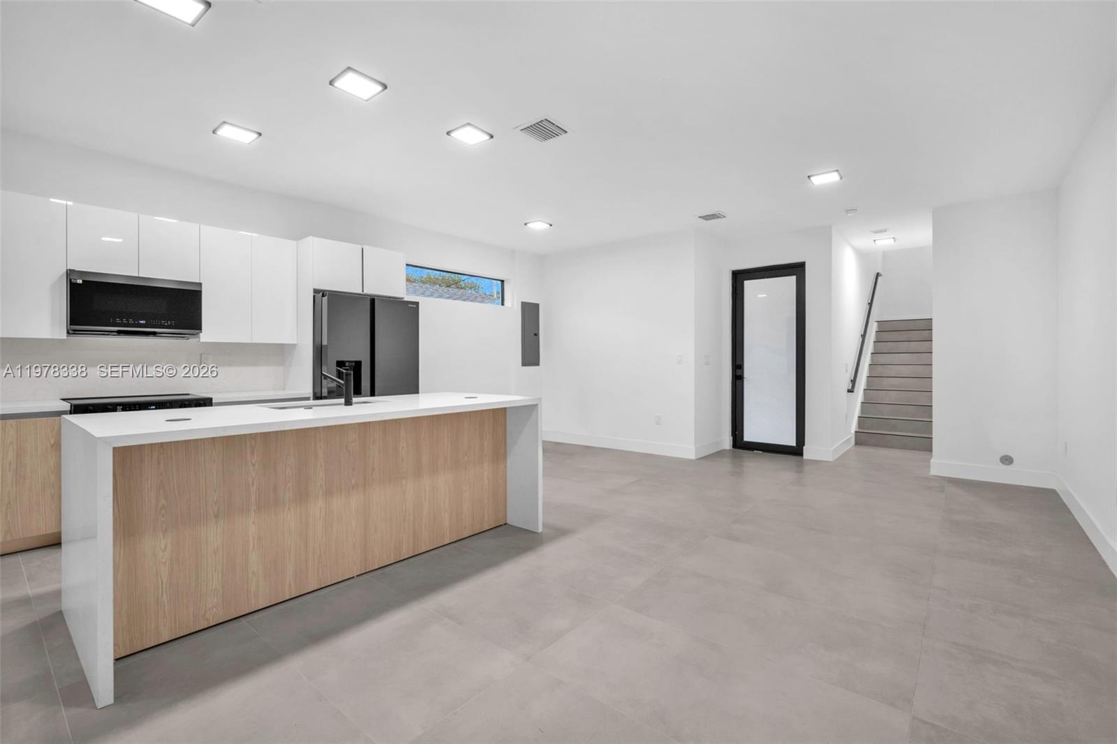   /  0 sq. ft. $ 2026-03-06 0 foto