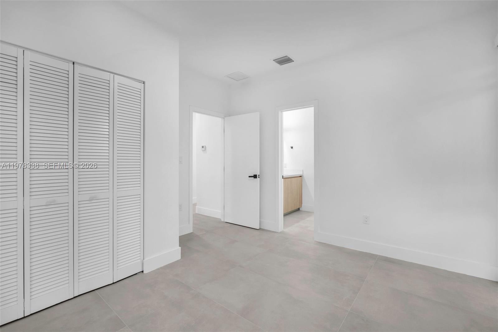   /  0 sq. ft. $ 2026-03-06 0 foto