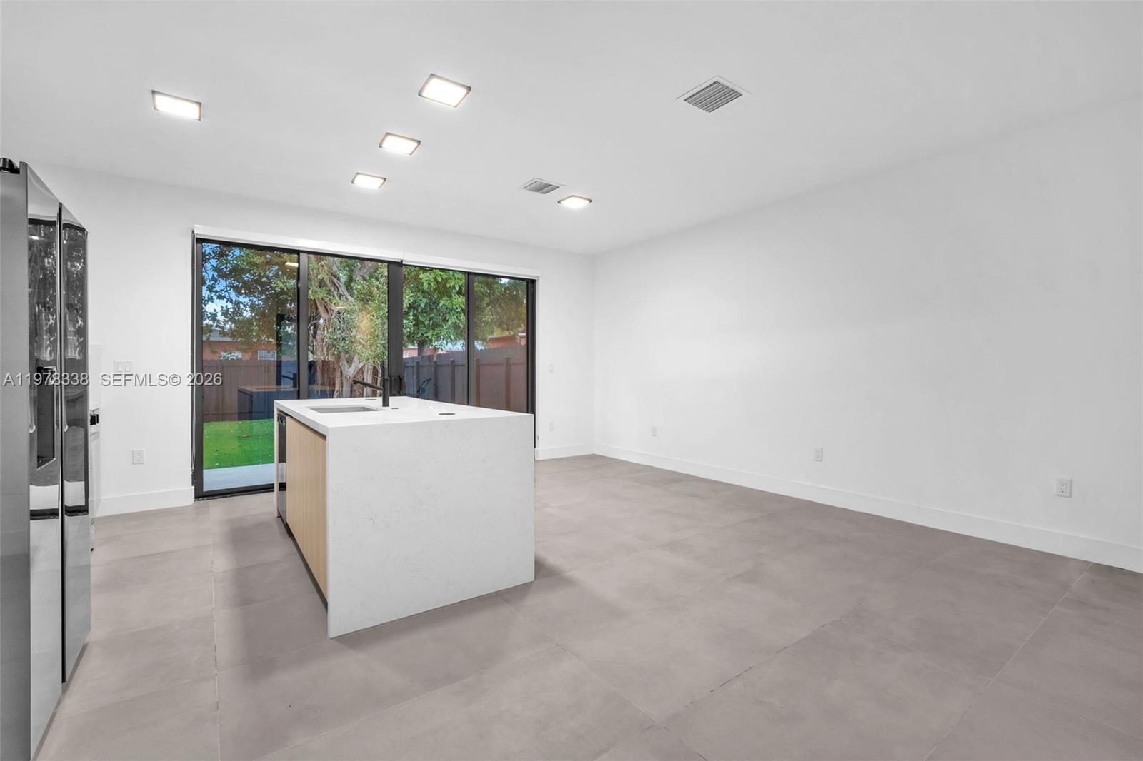   /  0 sq. ft. $ 2026-03-06 0 foto