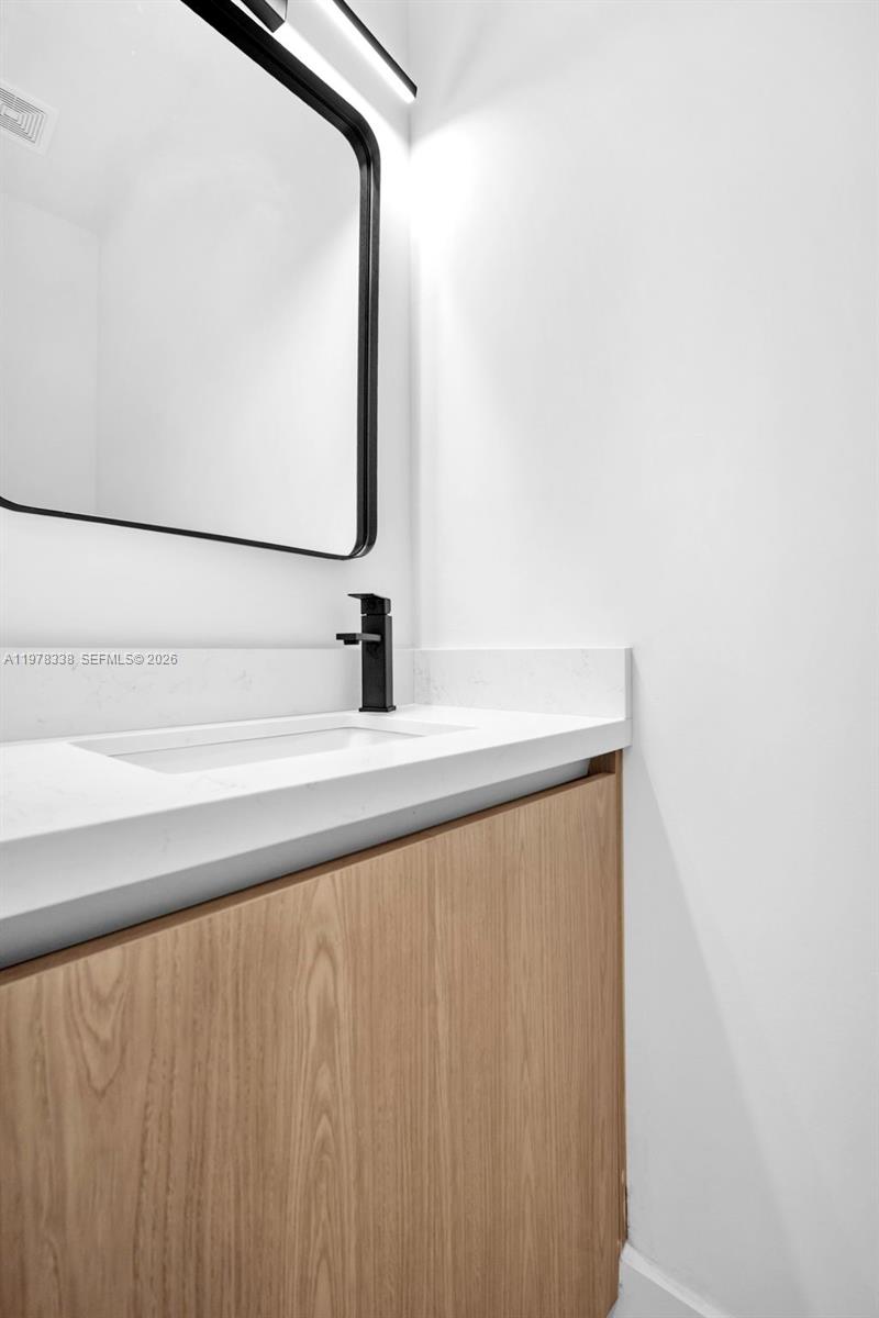   /  0 sq. ft. $ 2026-03-06 0 foto