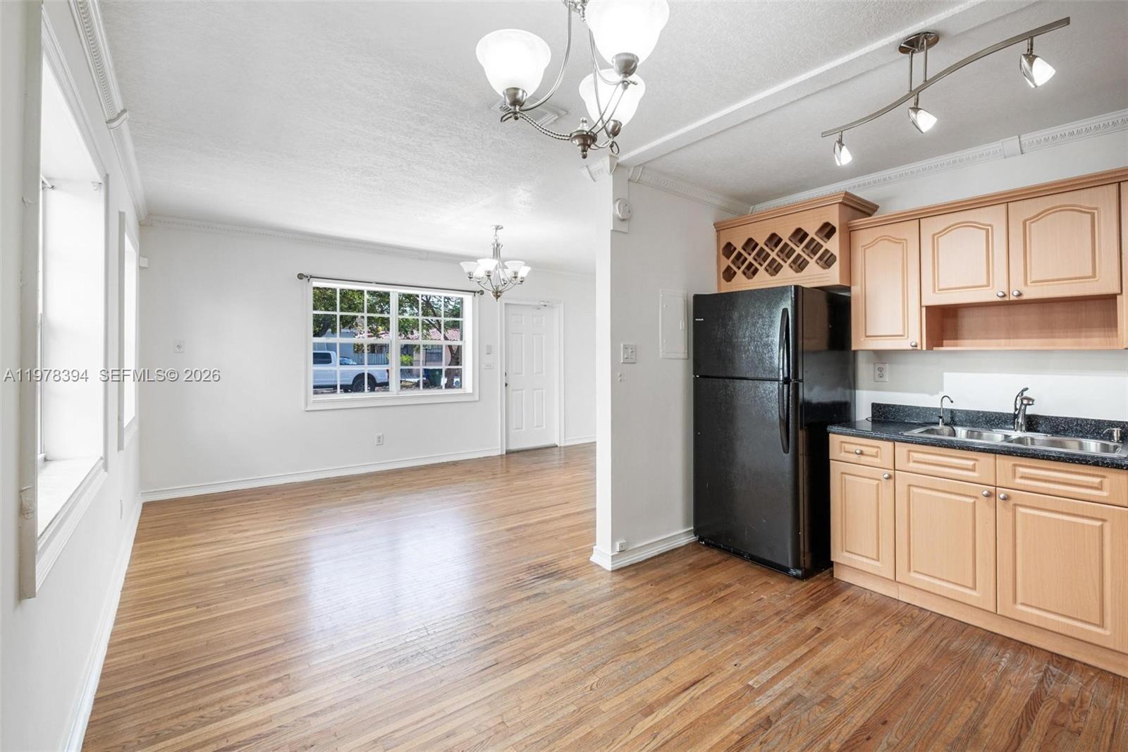   /  3212 кв.футов $ 2026-03-06 0 Фото