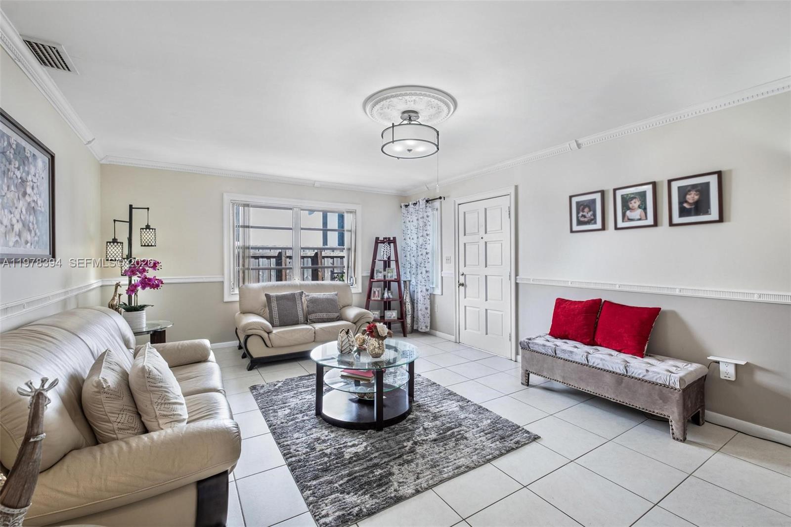   /  3212 кв.футов $ 2026-03-06 0 Фото