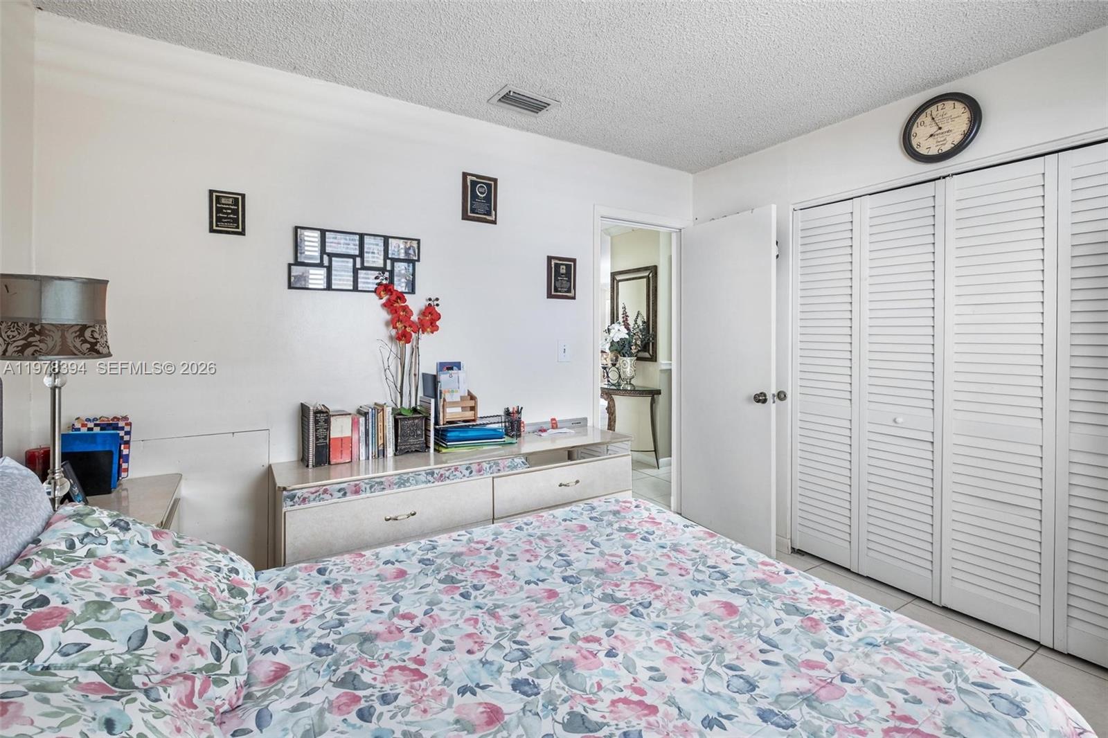   /  3212 кв.футов $ 2026-03-06 0 Фото