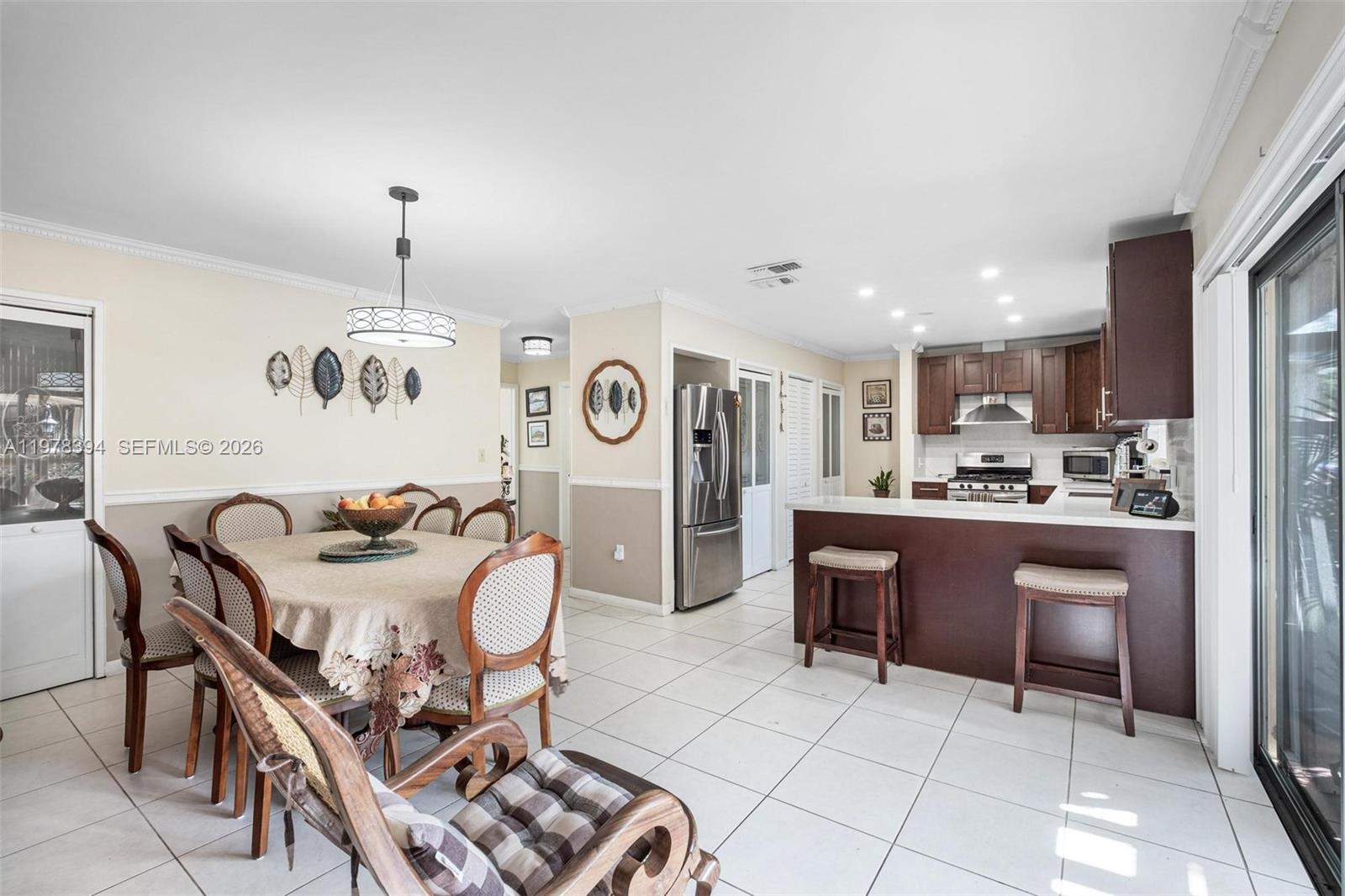   /  3212 кв.футов $ 2026-03-06 0 Фото