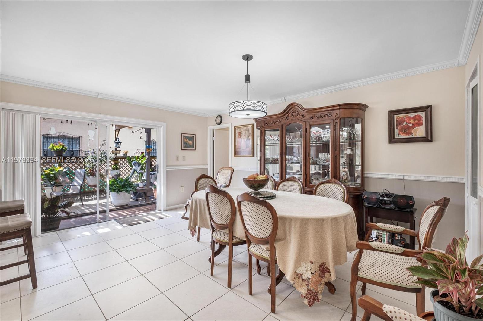   /  3212 кв.футов $ 2026-03-06 0 Фото