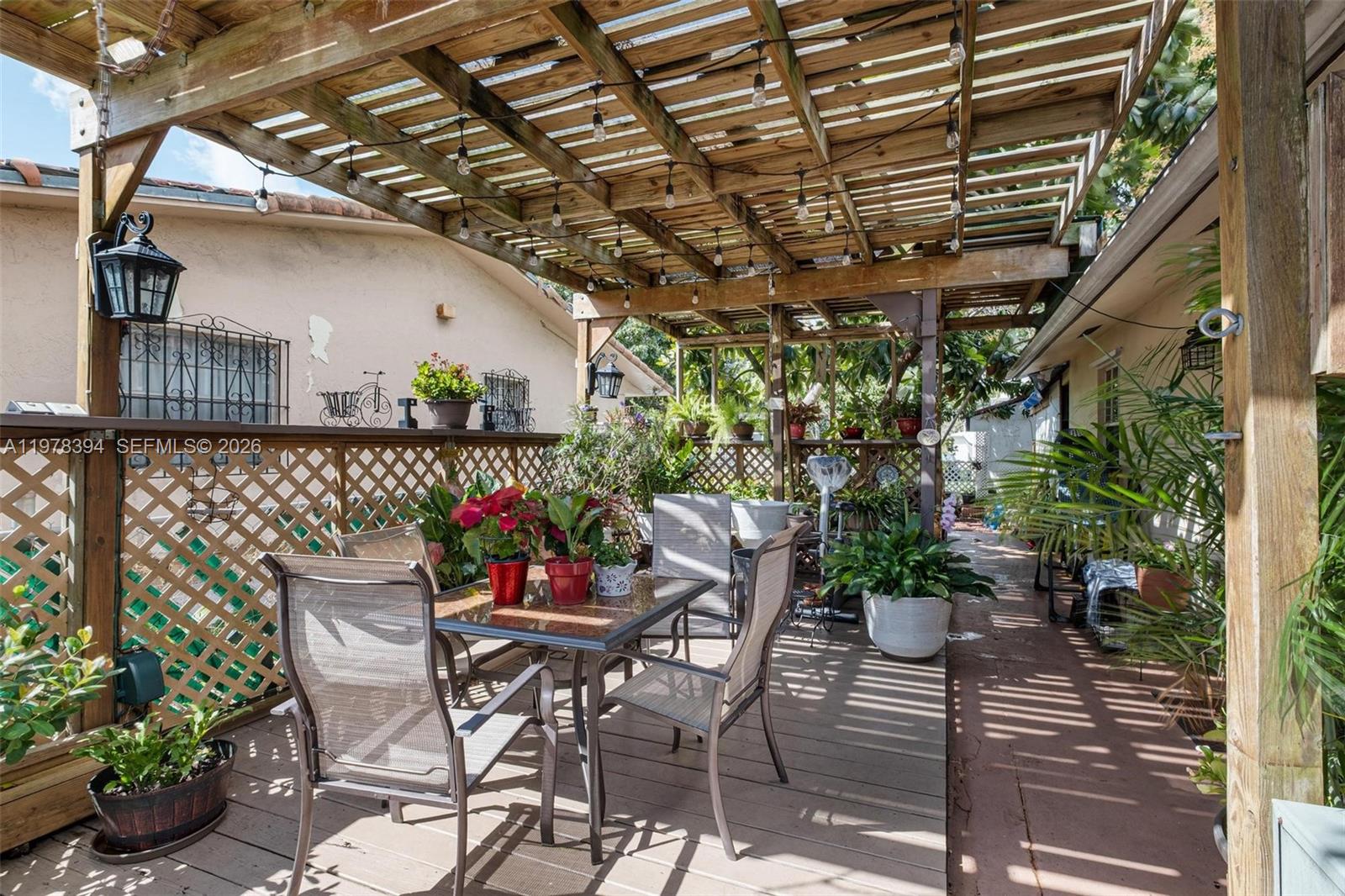   /  3212 кв.футов $ 2026-03-06 0 Фото