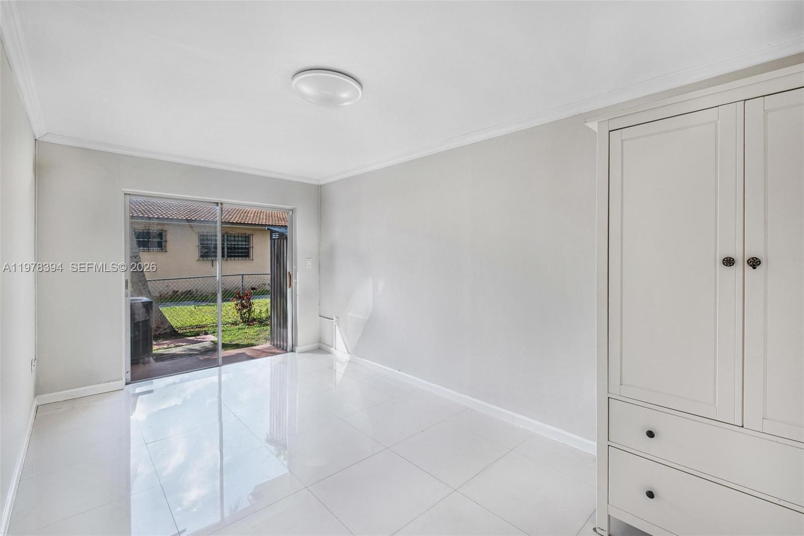   /  3212 кв.футов $ 2026-03-06 0 Фото