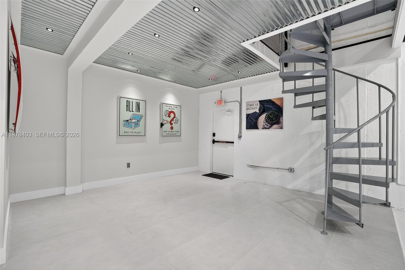 4A  /   кв.футов $ 2026-03-06 0 Фото