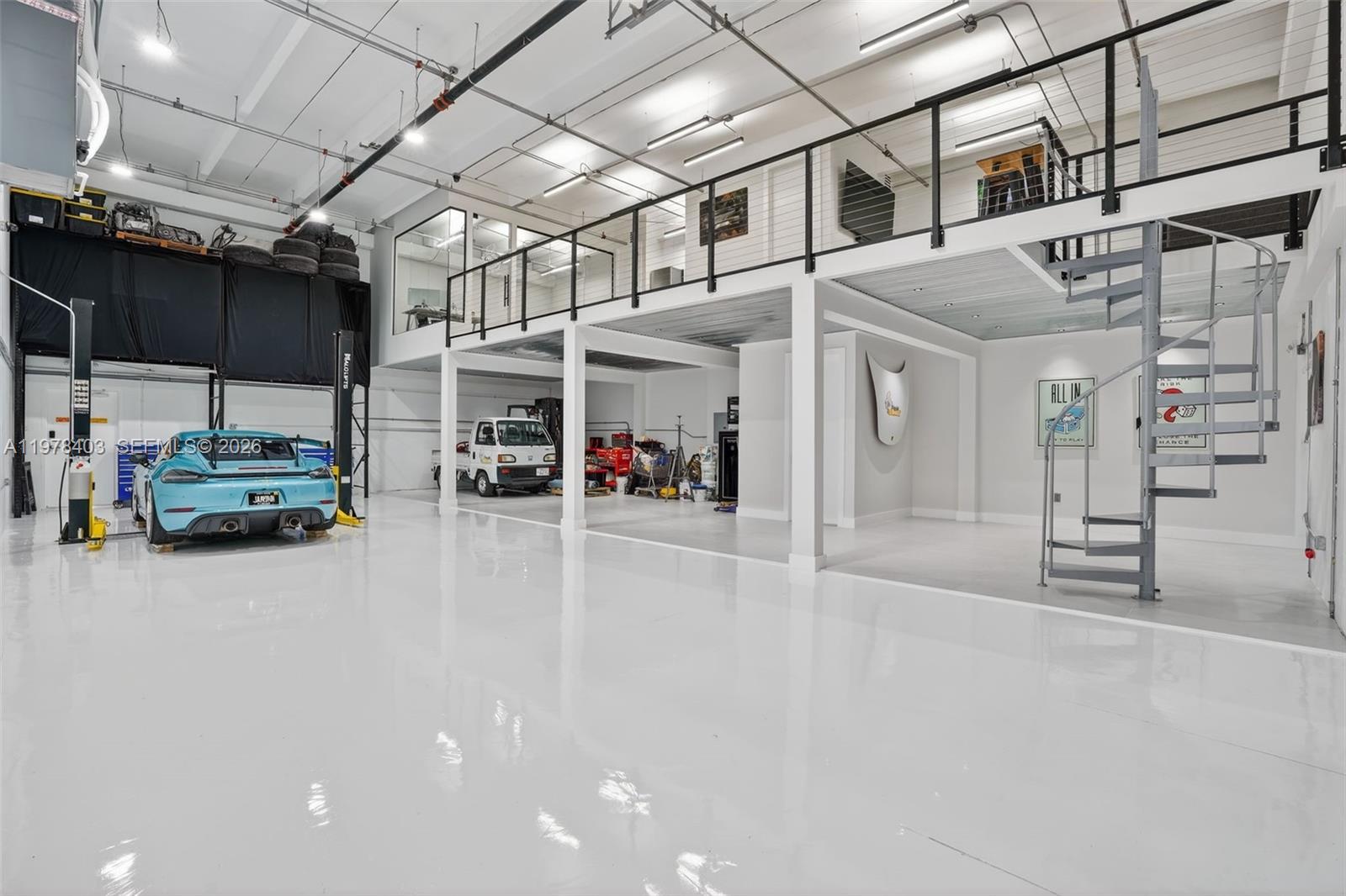 4A  /   кв.футов $ 2026-03-06 0 Фото