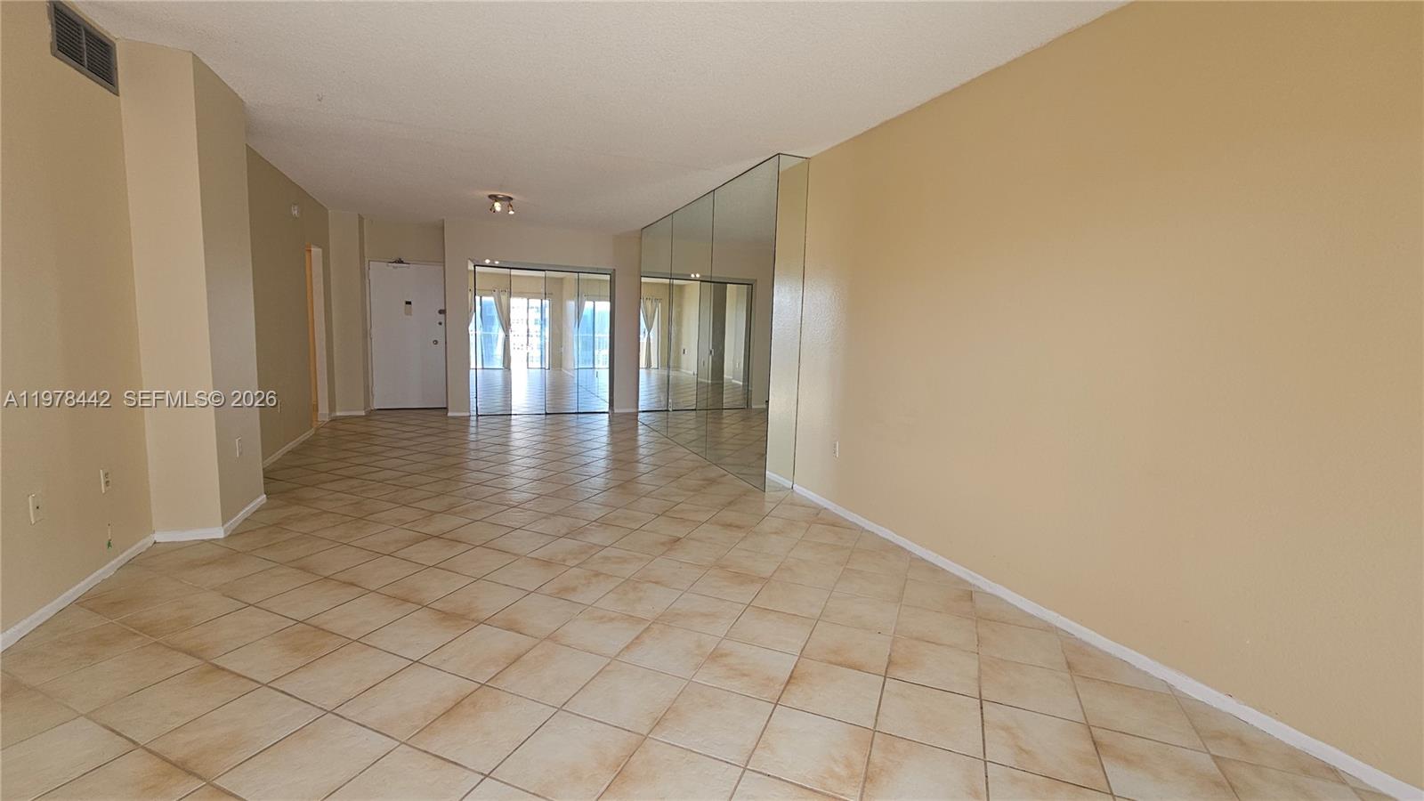 14L 1 / 2 870 sq. ft. $ 2026-03-07 0 Photo