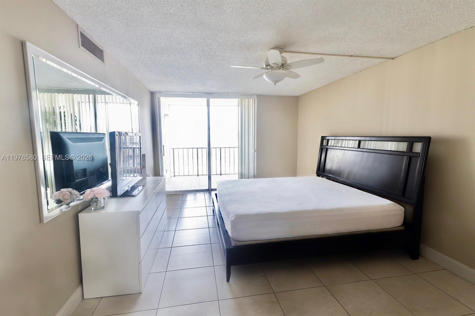 Photo of 801 Three Islands Blvd  #520, Hallandale Beach, Florida, 33009 - Master bedroom