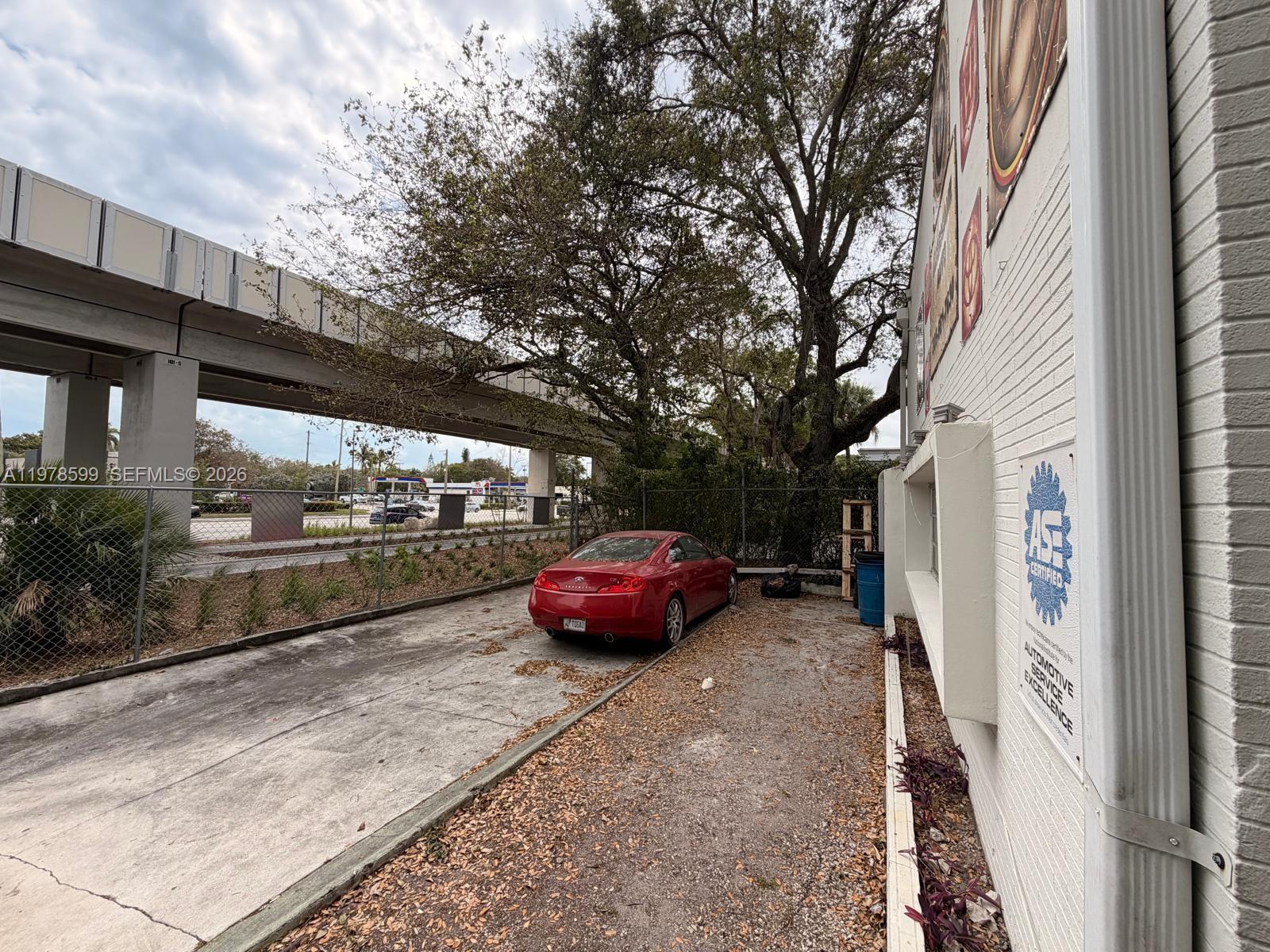   /   кв.футов $ 2026-03-07 0 Фото