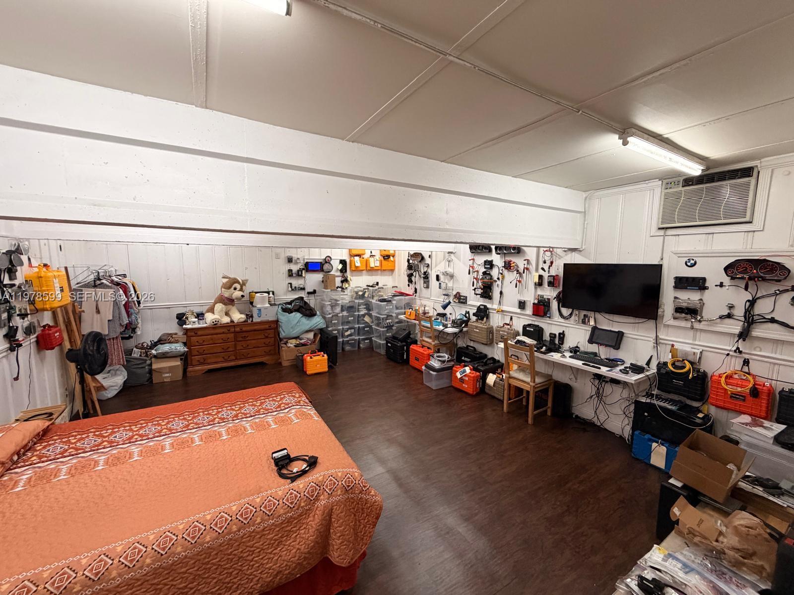   /   кв.футов $ 2026-03-07 0 Фото