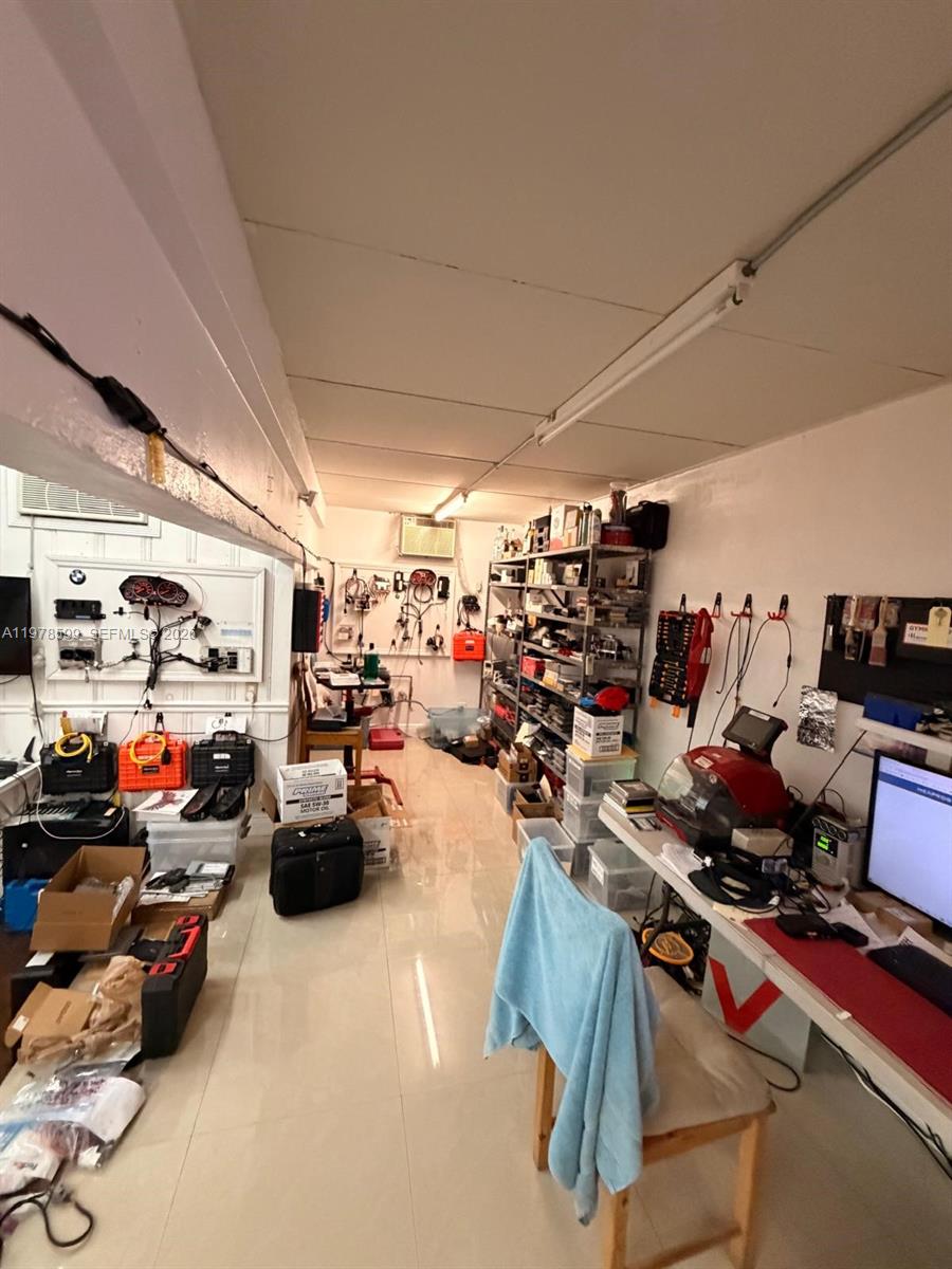   /   кв.футов $ 2026-03-07 0 Фото