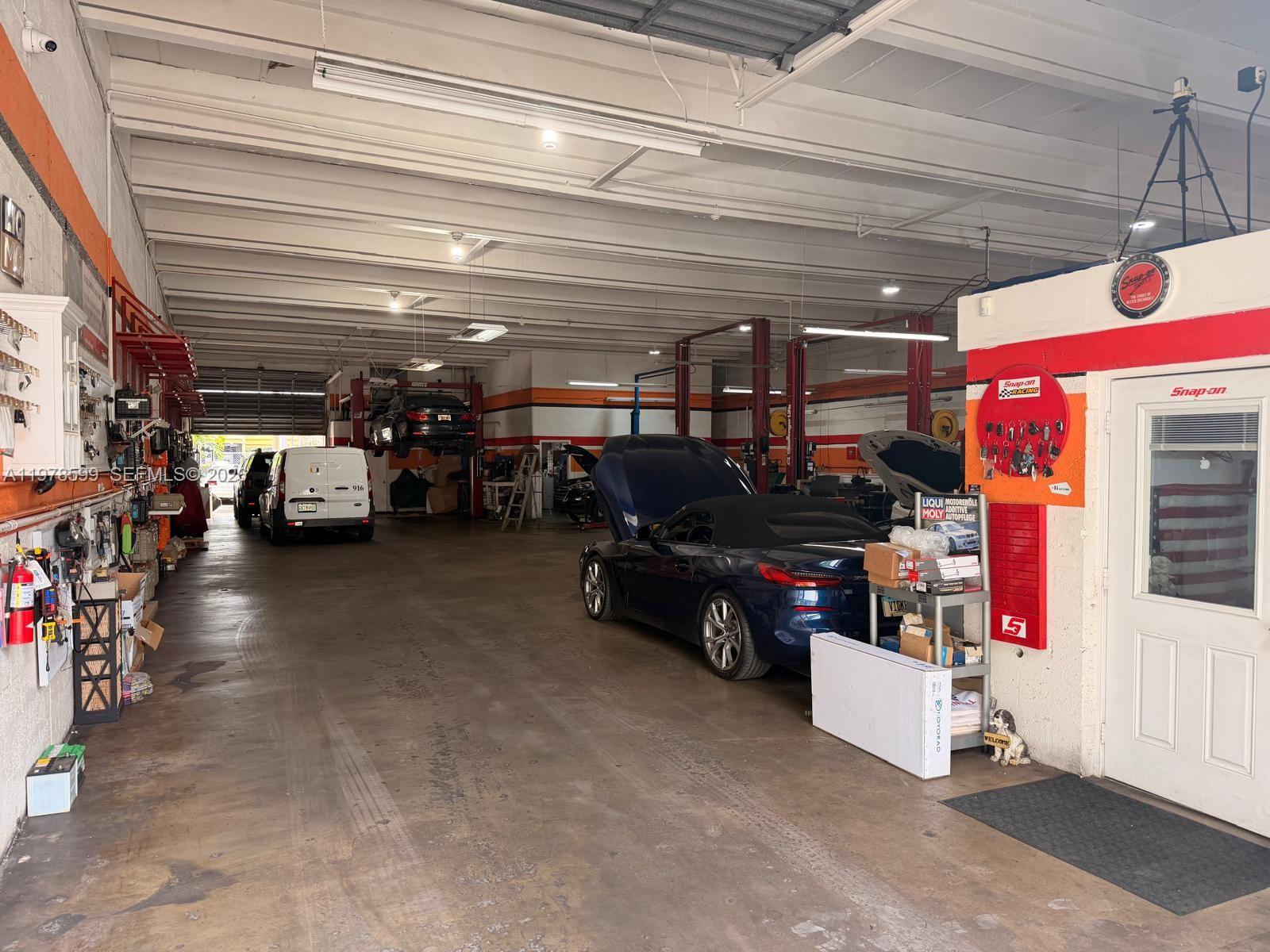   /   кв.футов $ 2026-03-07 0 Фото