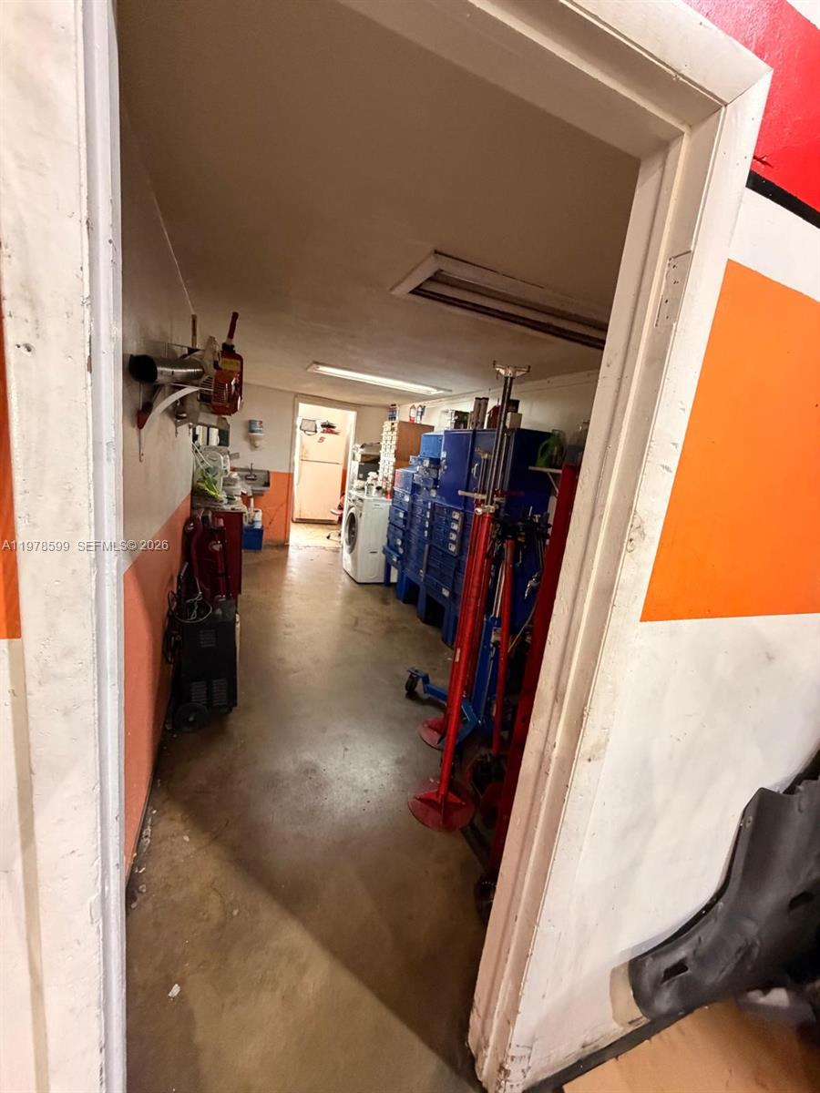   /   кв.футов $ 2026-03-07 0 Фото