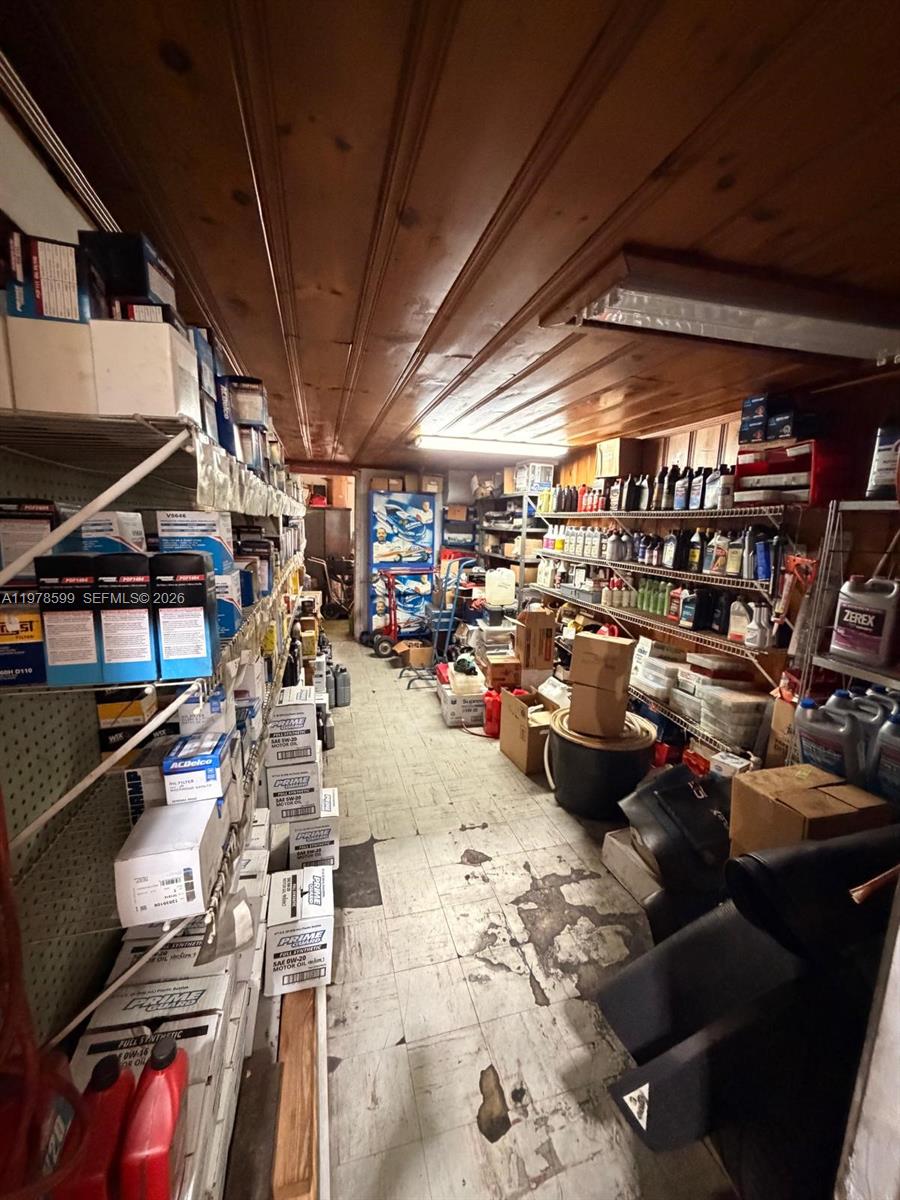   /   кв.футов $ 2026-03-07 0 Фото