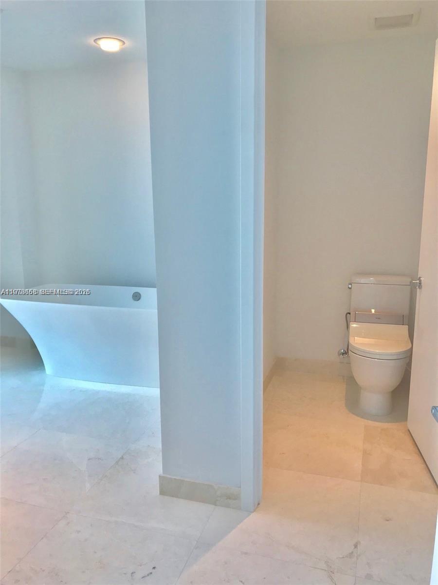 Photo of 17111 Biscayne Blvd #408, North Miami Beach, Florida, 33160 -