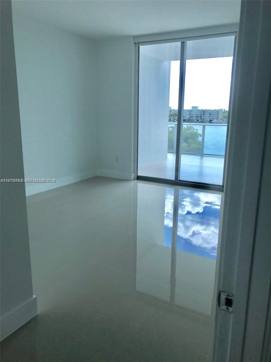 Photo of 17111 Biscayne Blvd #408, North Miami Beach, Florida, 33160 -