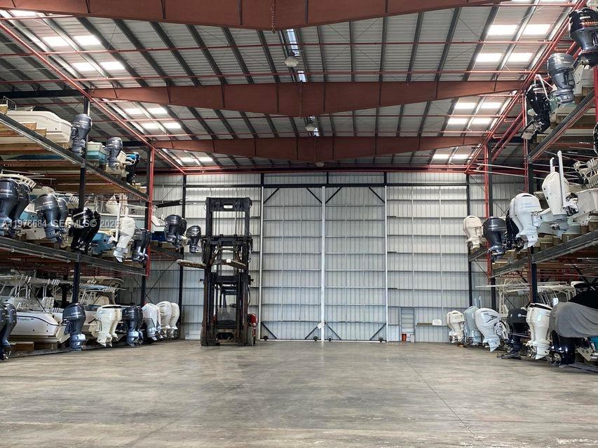 Подробнее / кв.футов $ 2026-03-07 0 Фото