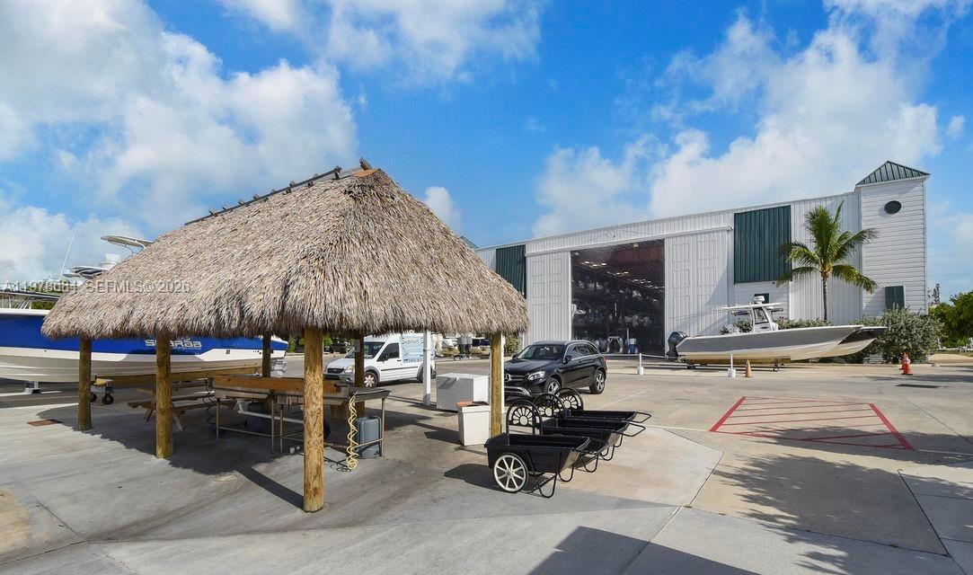 Подробнее / кв.футов $ 2026-03-07 0 Фото