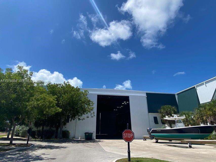 Подробнее / кв.футов $ 2026-03-07 0 Фото