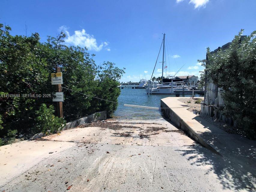 Подробнее / кв.футов $ 2026-03-07 0 Фото