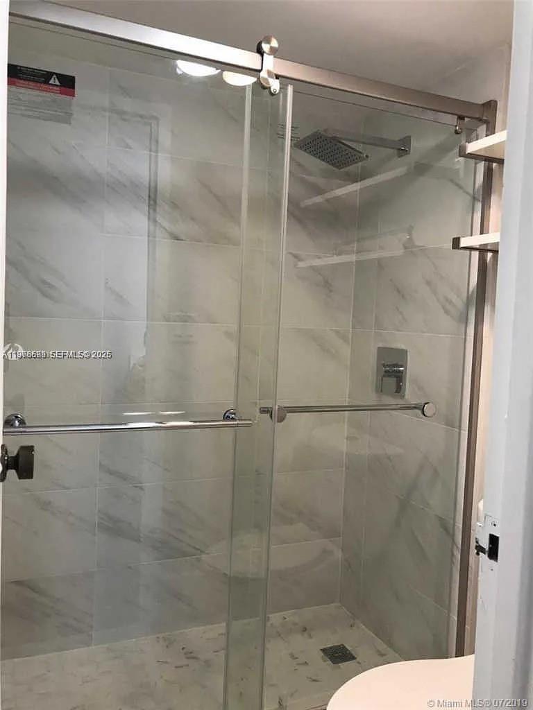 Ver detalles 302 1 / 2 991 sq. ft. $ 2026-03-08 0 foto