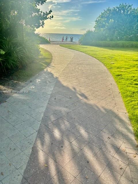 Ver detalles 302 1 / 2 991 sq. ft. $ 2026-03-08 0 foto