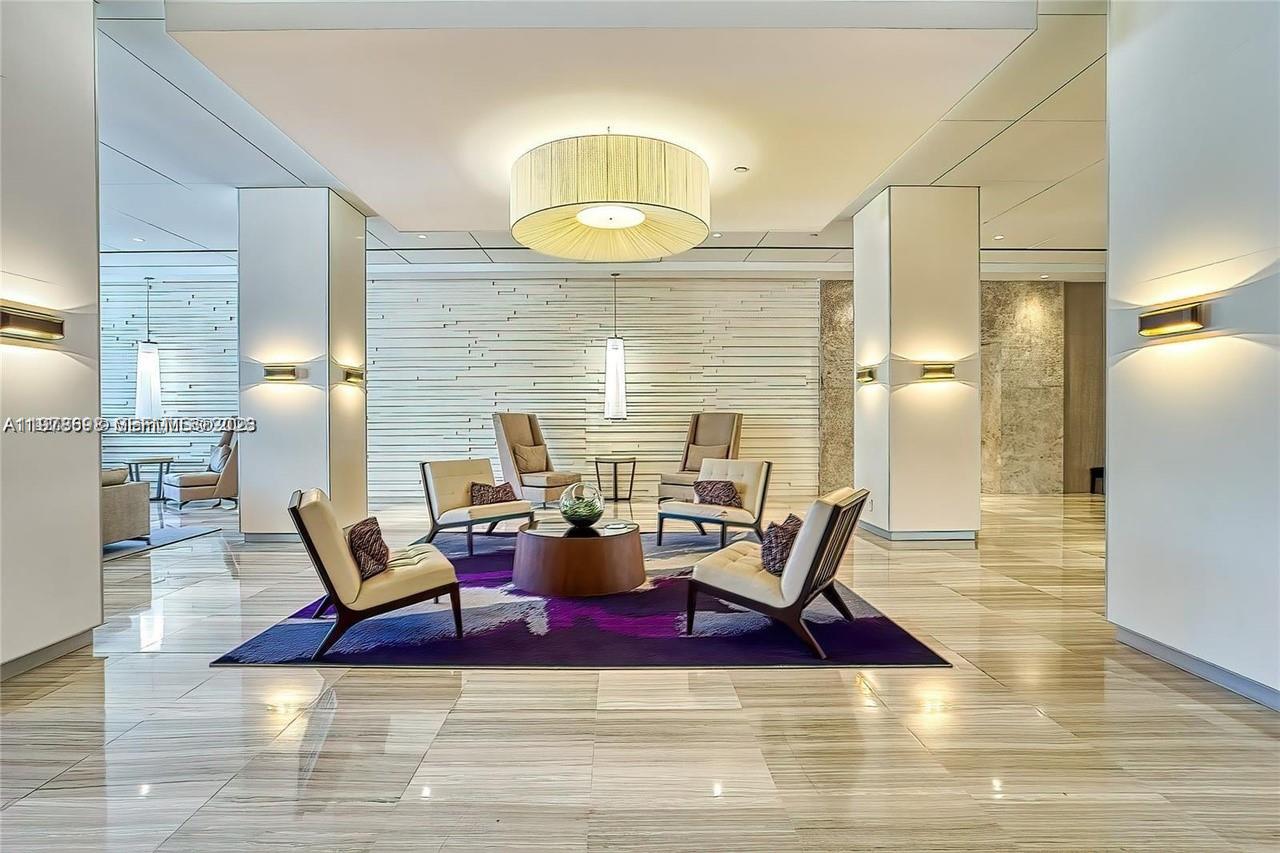 Ver detalles 302 1 / 2 991 sq. ft. $ 2026-03-08 0 foto