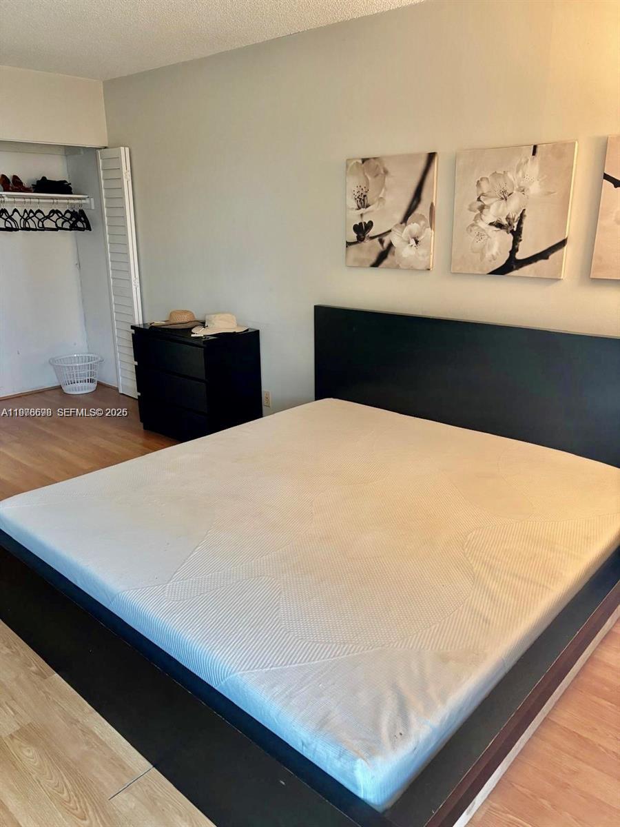 Ver detalles 302 1 / 2 991 sq. ft. $ 2026-03-08 0 foto