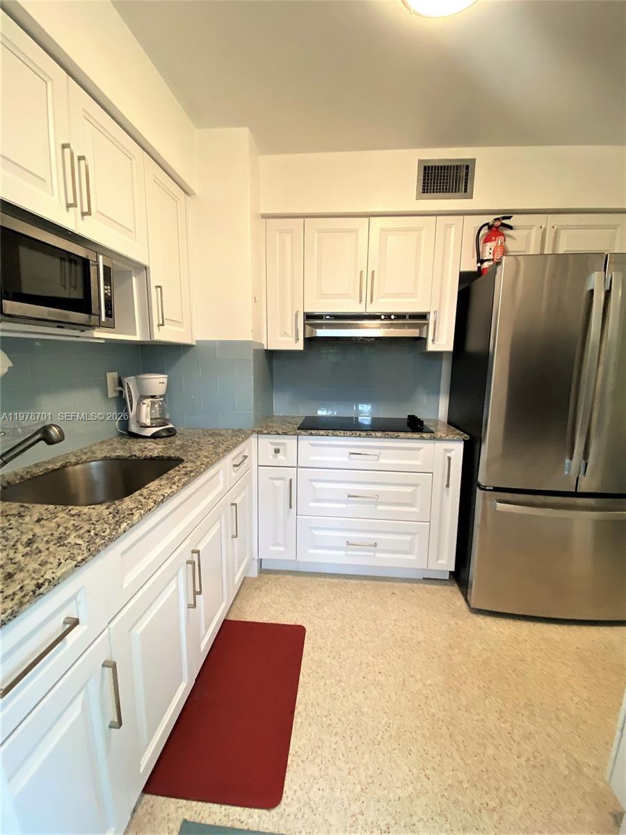 Подробнее / 2377 кв.футов $ 2026-03-10 0 Фото