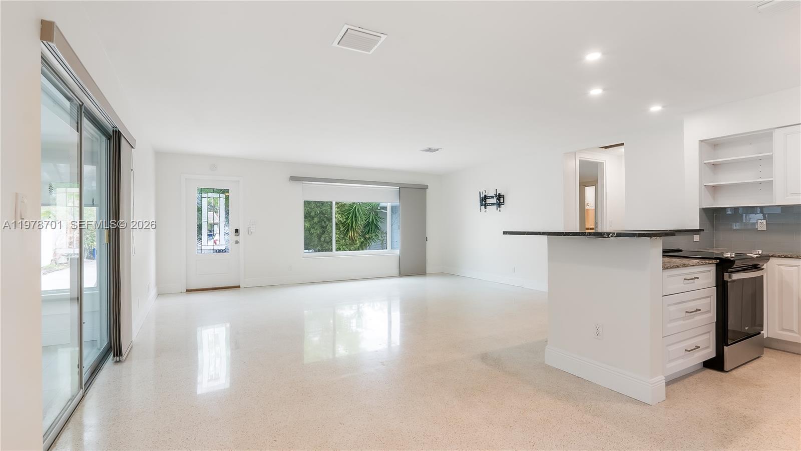 Подробнее / 2377 кв.футов $ 2026-03-10 0 Фото