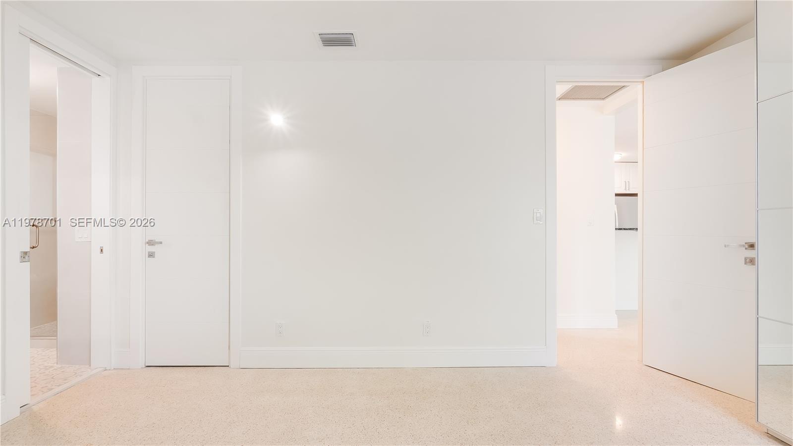 Подробнее / 2377 кв.футов $ 2026-03-10 0 Фото