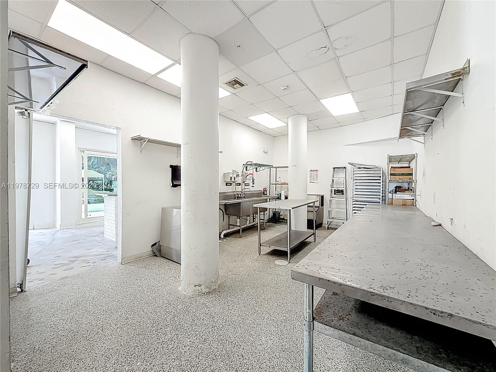   /   sq. ft. $ 2026-03-08 0 foto