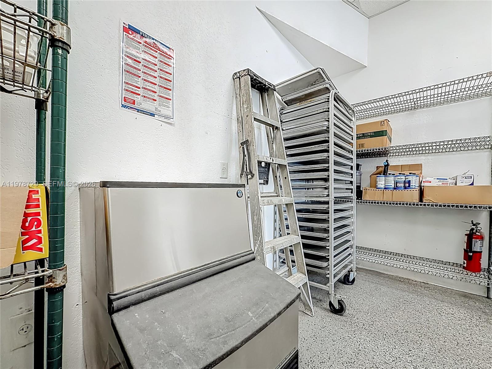   /   sq. ft. $ 2026-03-08 0 foto