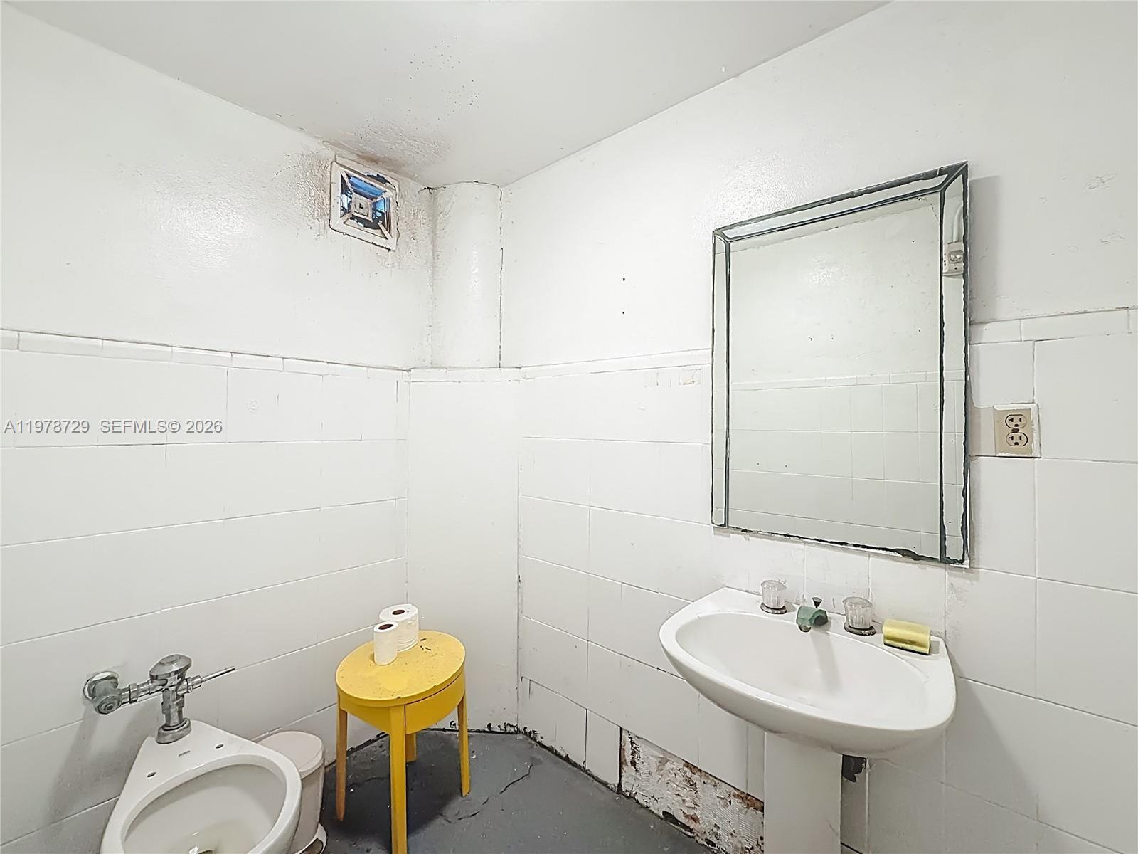   /   sq. ft. $ 2026-03-08 0 foto