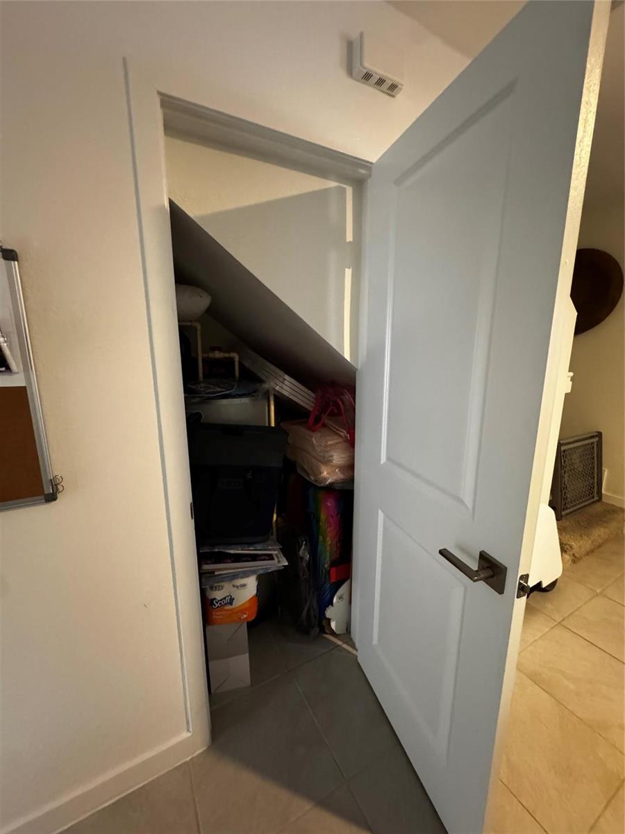 476 2 /  1208 sq. ft. $ 2026-03-24 0 foto