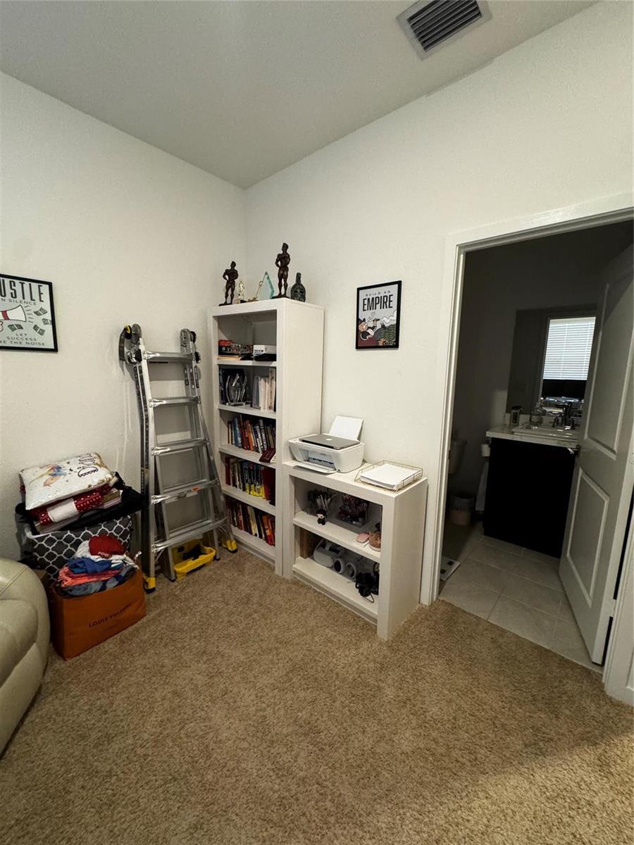 476 2 /  1208 sq. ft. $ 2026-03-24 0 foto