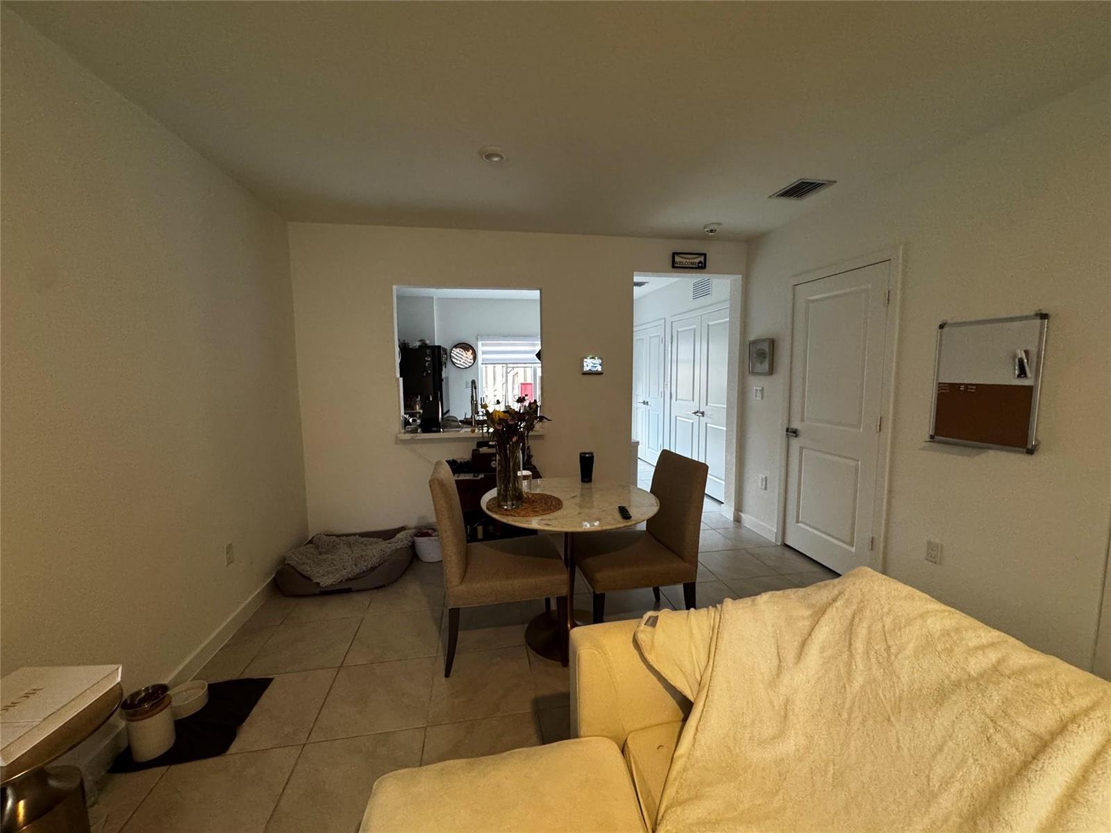 476 2 /  1208 sq. ft. $ 2026-03-24 0 foto