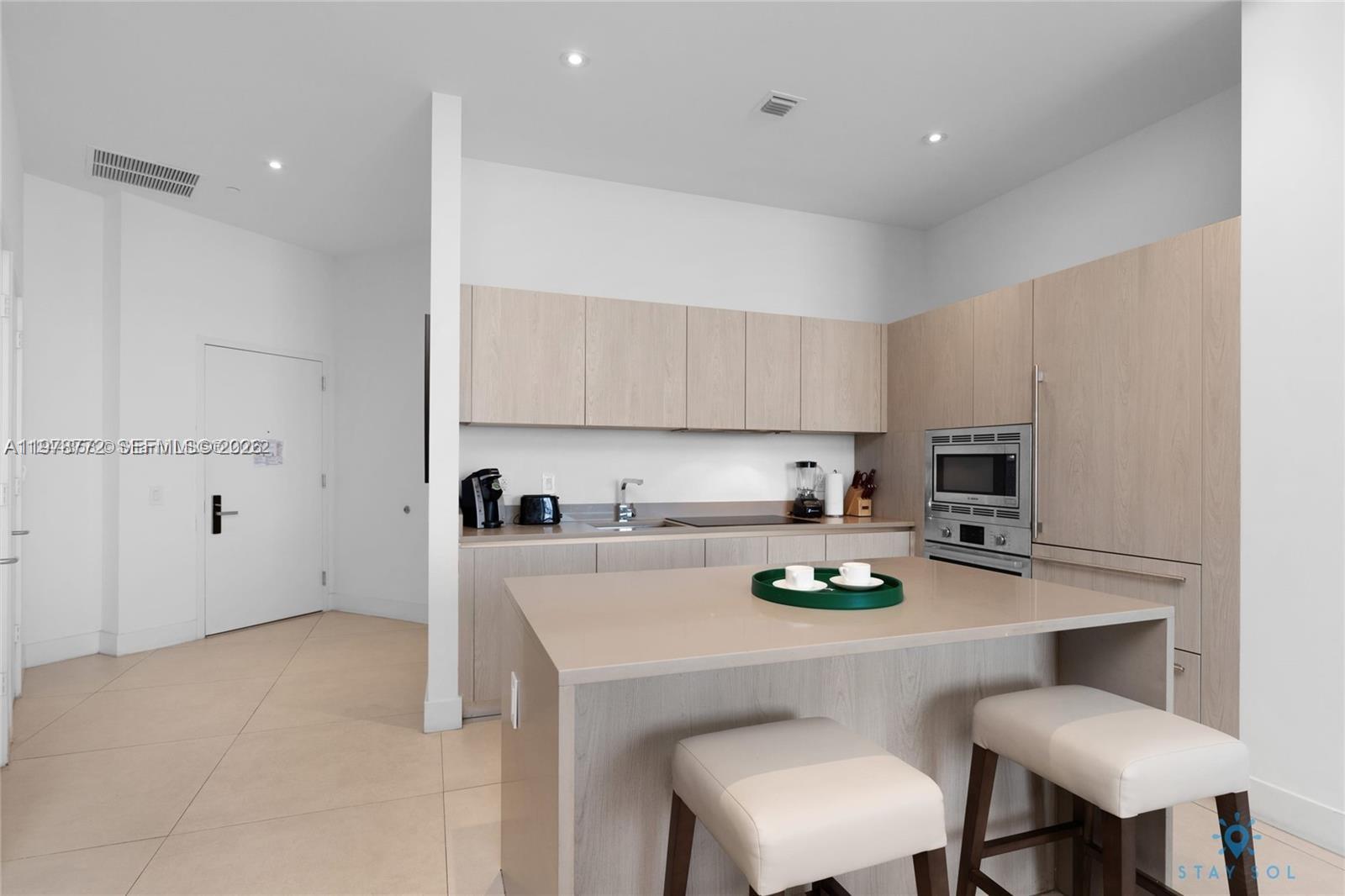 Ver detalles 302 1 / 1 802 sq. ft. $ 2026-03-08 0 foto