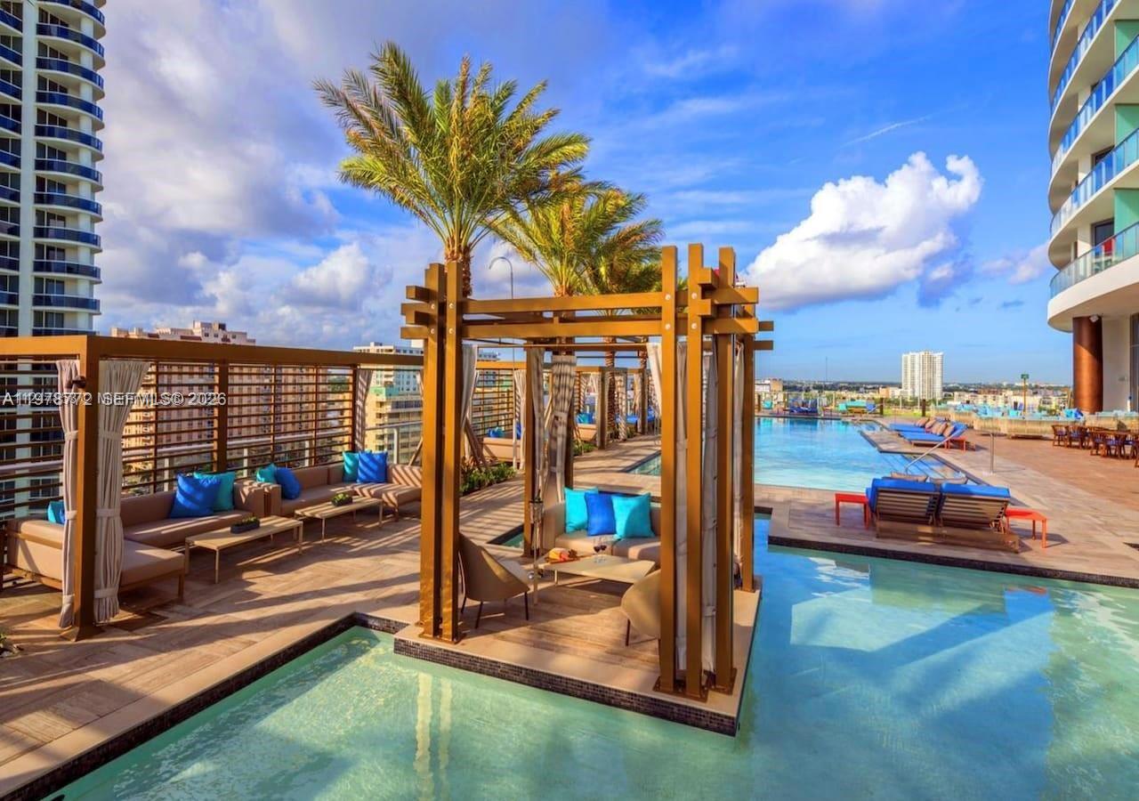 Ver detalles 302 1 / 1 802 sq. ft. $ 2026-03-08 0 foto