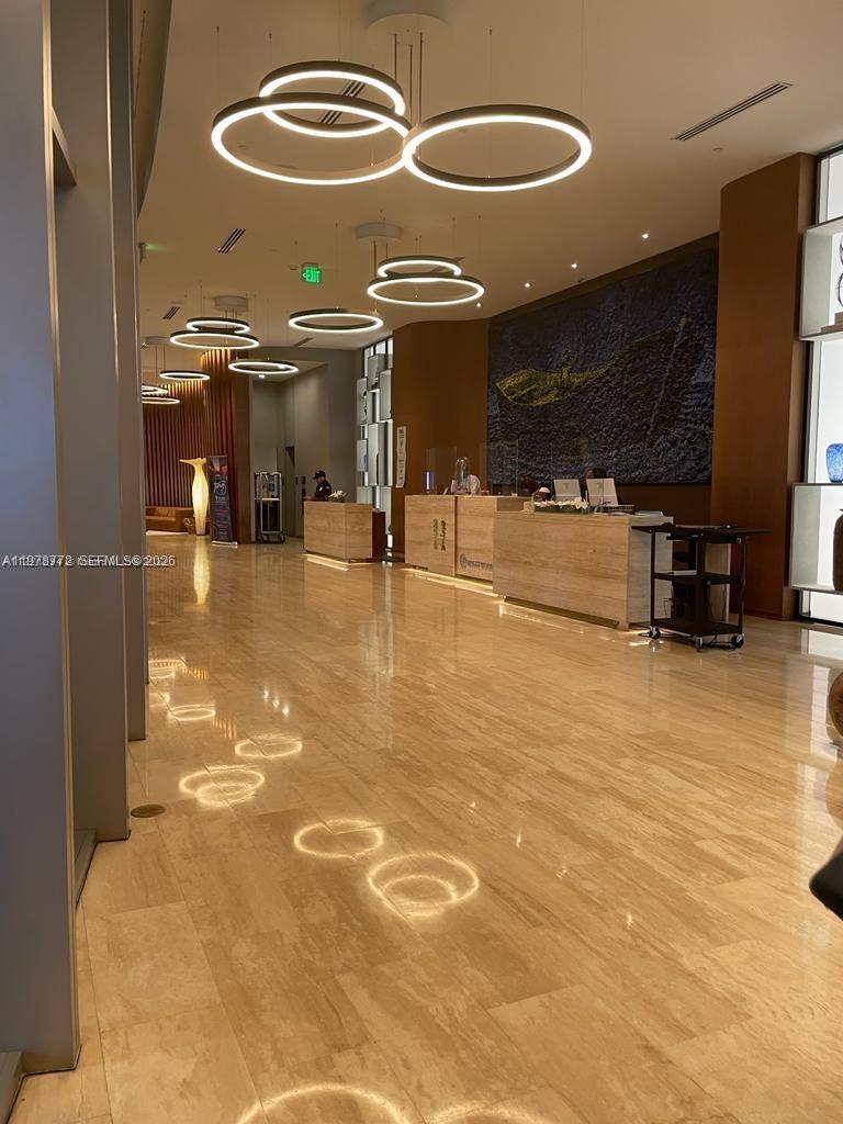 Ver detalles 302 1 / 1 802 sq. ft. $ 2026-03-08 0 foto