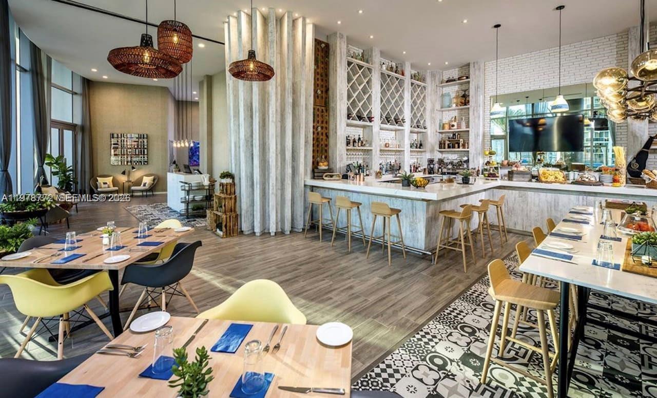 Ver detalles 302 1 / 1 802 sq. ft. $ 2026-03-08 0 foto