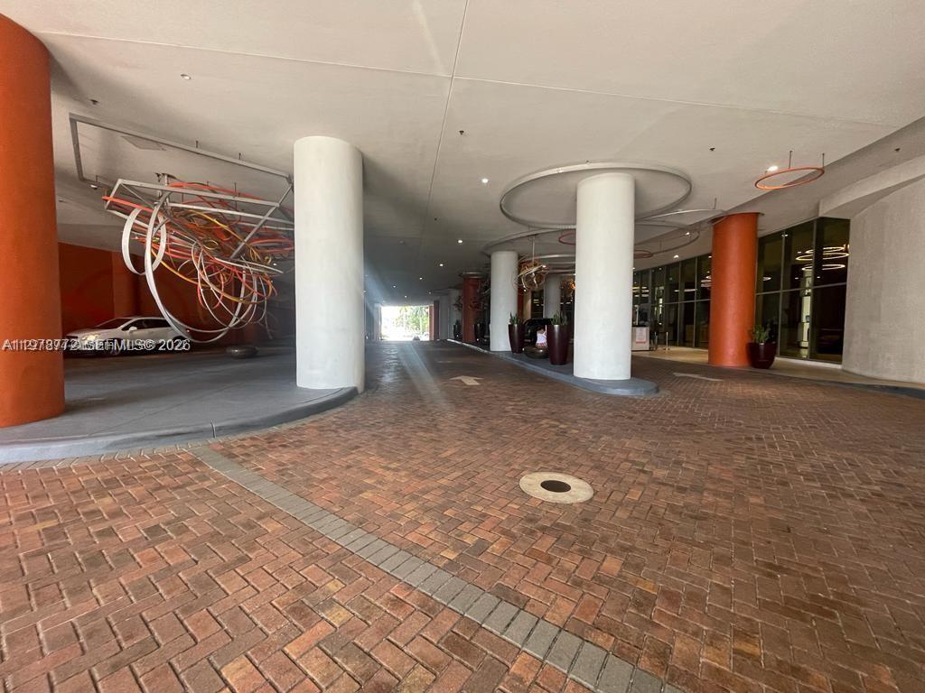 Ver detalles 302 1 / 1 802 sq. ft. $ 2026-03-08 0 foto