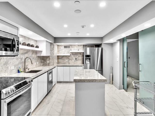 Photo of 3535 Ocean Dr  #905, Hollywood, Florida, 33019 - 