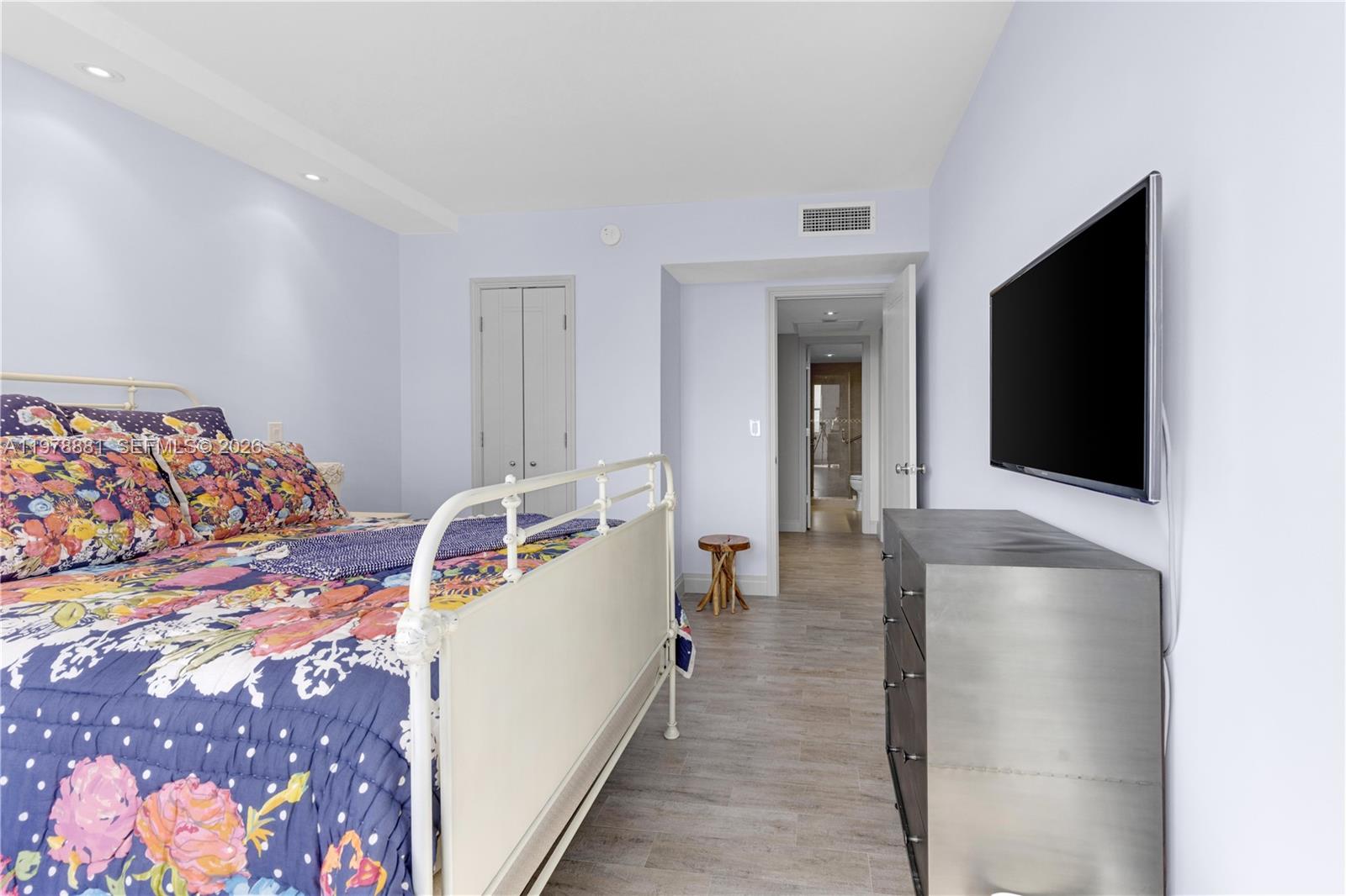 16Q 3 / 3 1740 кв.футов $ 2026-03-08 0 Фото