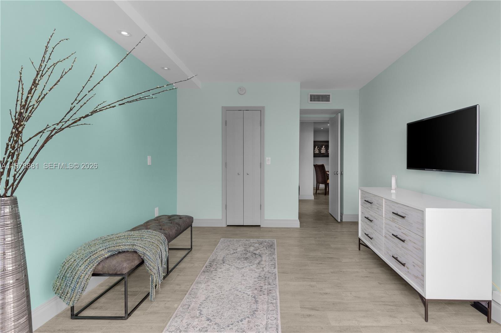 16Q 3 / 3 1740 кв.футов $ 2026-03-08 0 Фото